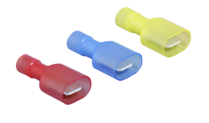 Terminales macho de crimpado de empalme rápido aislado en nylon, tipo faston.